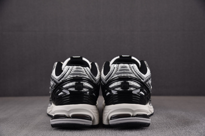 New Balance 1906R Silver Black M1906RER