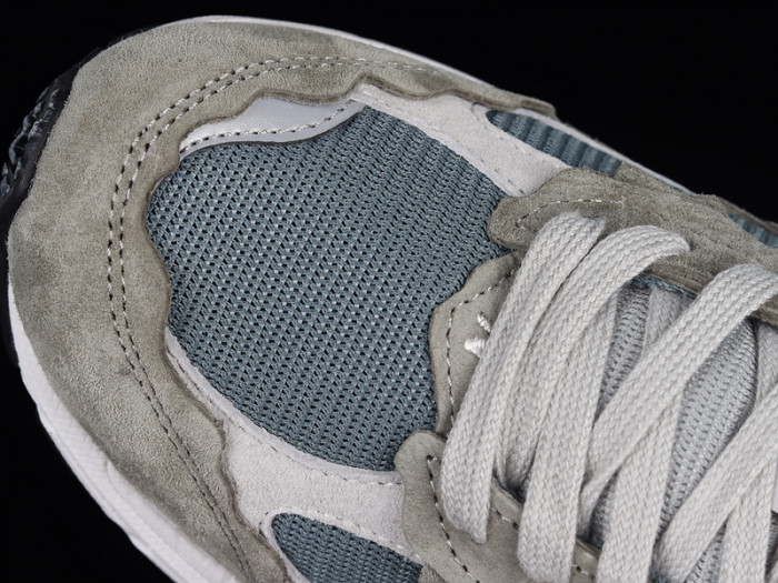 New Balance 2002R Protection Pack Mirage Grey M2002RDD