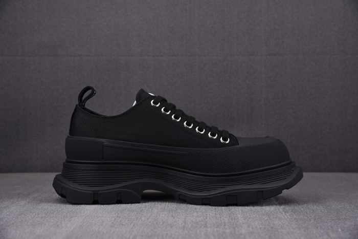 ALEXANDER MCQUEEN Sneaker