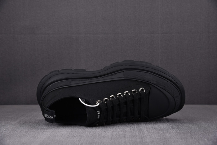 ALEXANDER MCQUEEN Sneaker
