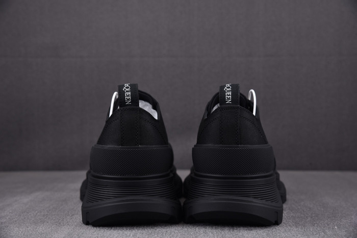 ALEXANDER MCQUEEN Sneaker