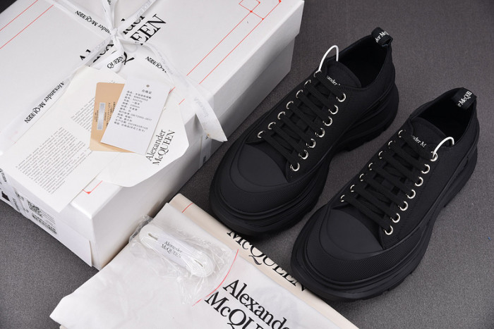 ALEXANDER MCQUEEN Sneaker