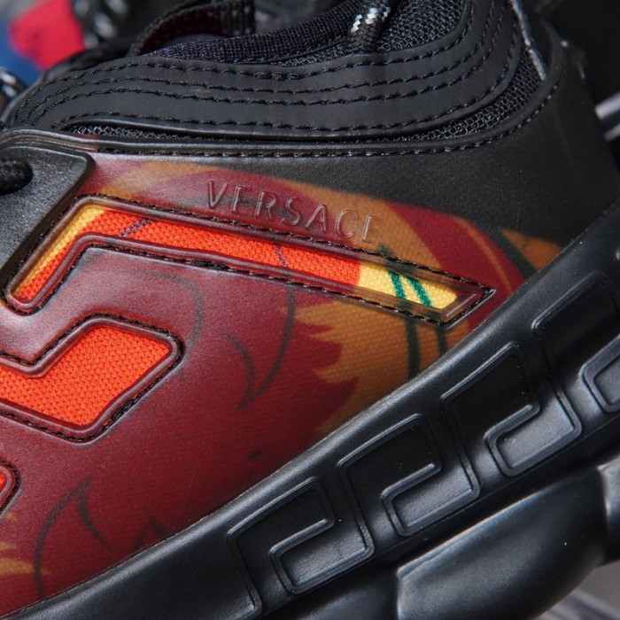 VERSA CHAIN REACTION SNEAKERS
